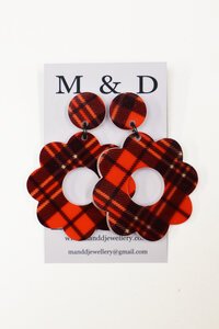 M & D Patterned Flower Stud Earring