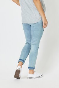 Threadz Taylor Patch Jean