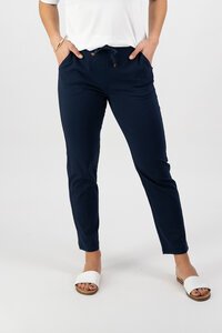 Vassalli Slim Ankle Grazer Elastic Waist Pant