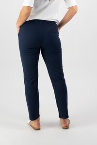 Vassalli Slim Ankle Grazer Elastic Waist Pant