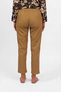 Vassalli Slim Ankle Grazer Elastic Waist Pant