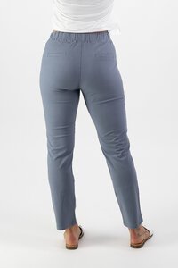 Vassalli Slim Ankle Grazer Elastic Waist Pant