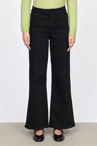 Veronika Maine Stretch Flare Jean