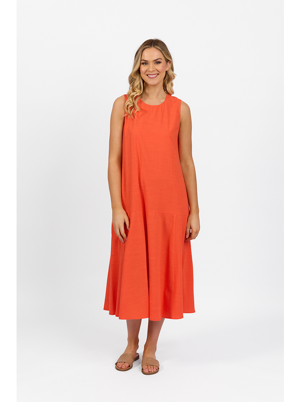 Vassalli Sleeveless Round Neck Dress