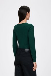 Veronika Maine Long Sleeve V-Neck Knit