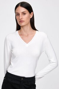 Veronika Maine Long Sleeve V-Neck Knit