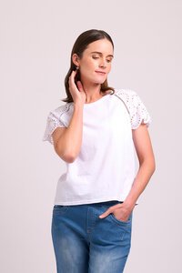 Memo Broderie Sleeve Tee