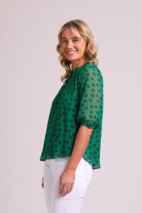 Memo Ruffle Neck Top