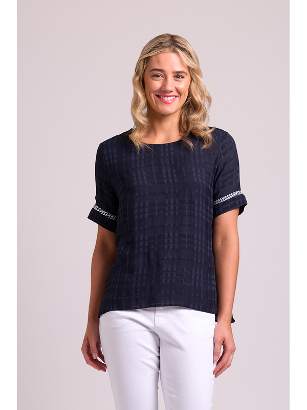 Oh Three Rib Trim Step Hem Check Top