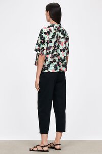 Veronika Maine European Capri Floral Shirt