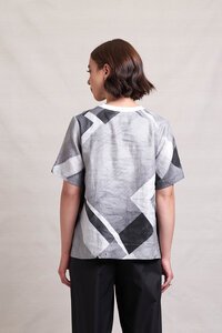 Neris Sphere Tee