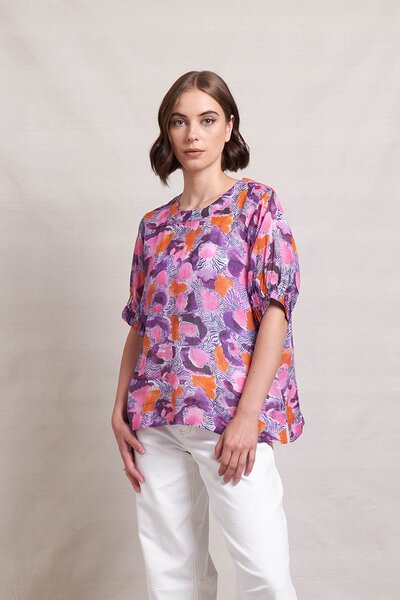 Neris Art Space Top-new-Preen