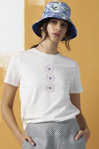 Madly Sweetly Daises Sweet Tee