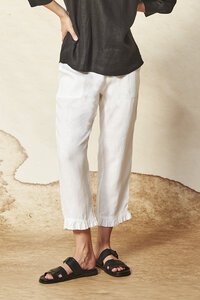 Verge Frill Capri Pant