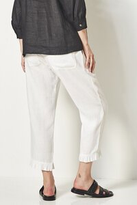 Verge Frill Capri Pant