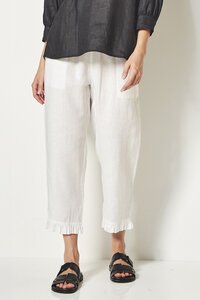 Verge Frill Capri Pant