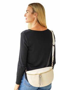 Archer House Cross Body Zip Detail Bag