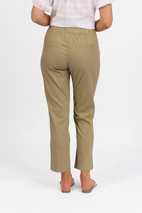 Vassalli Slim Ankle Grazer Elastic Waist Pant