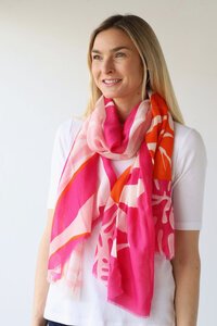 Archer House Large Leaf Print Scarf