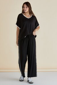 Betty Basics Evelyn Wide Leg Jogger