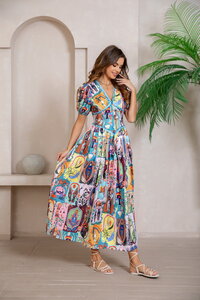 Mutig Graphic Print Maxi Dress