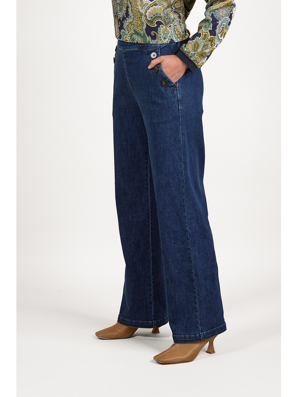 Vassalli Wide Leg Pull On Jean