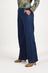 Vassalli Wide Leg Pull On Jean