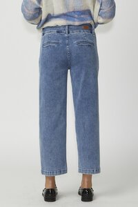 New London Christow Jean