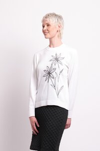 Memo Sketch Embroidery Jumper