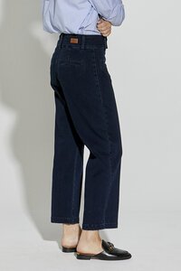 New London Christow Jean