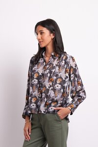 Memo Button Detail Blouse