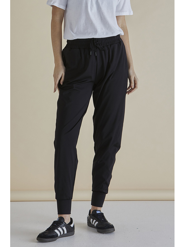 Betty Basics Cara Travel Joggers